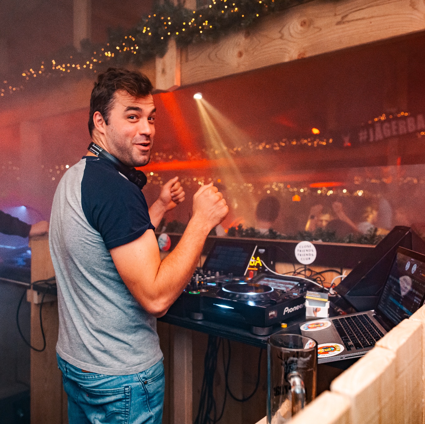 Related Artiest Thumbnail